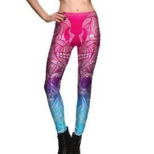 Subtle Skulls Leggings, size M